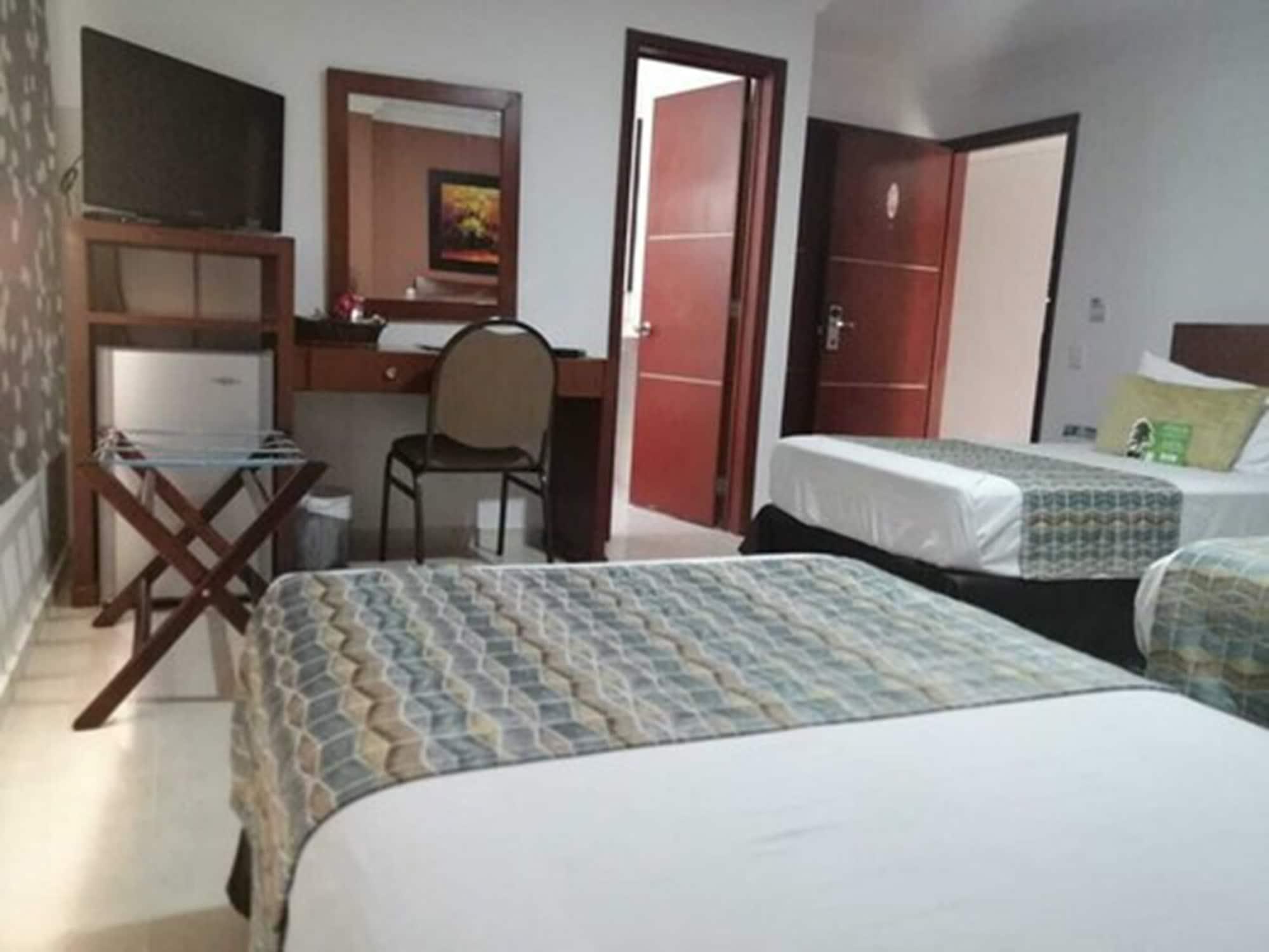 Hotel Buena Vista Express ブカラマンガ エクステリア 写真