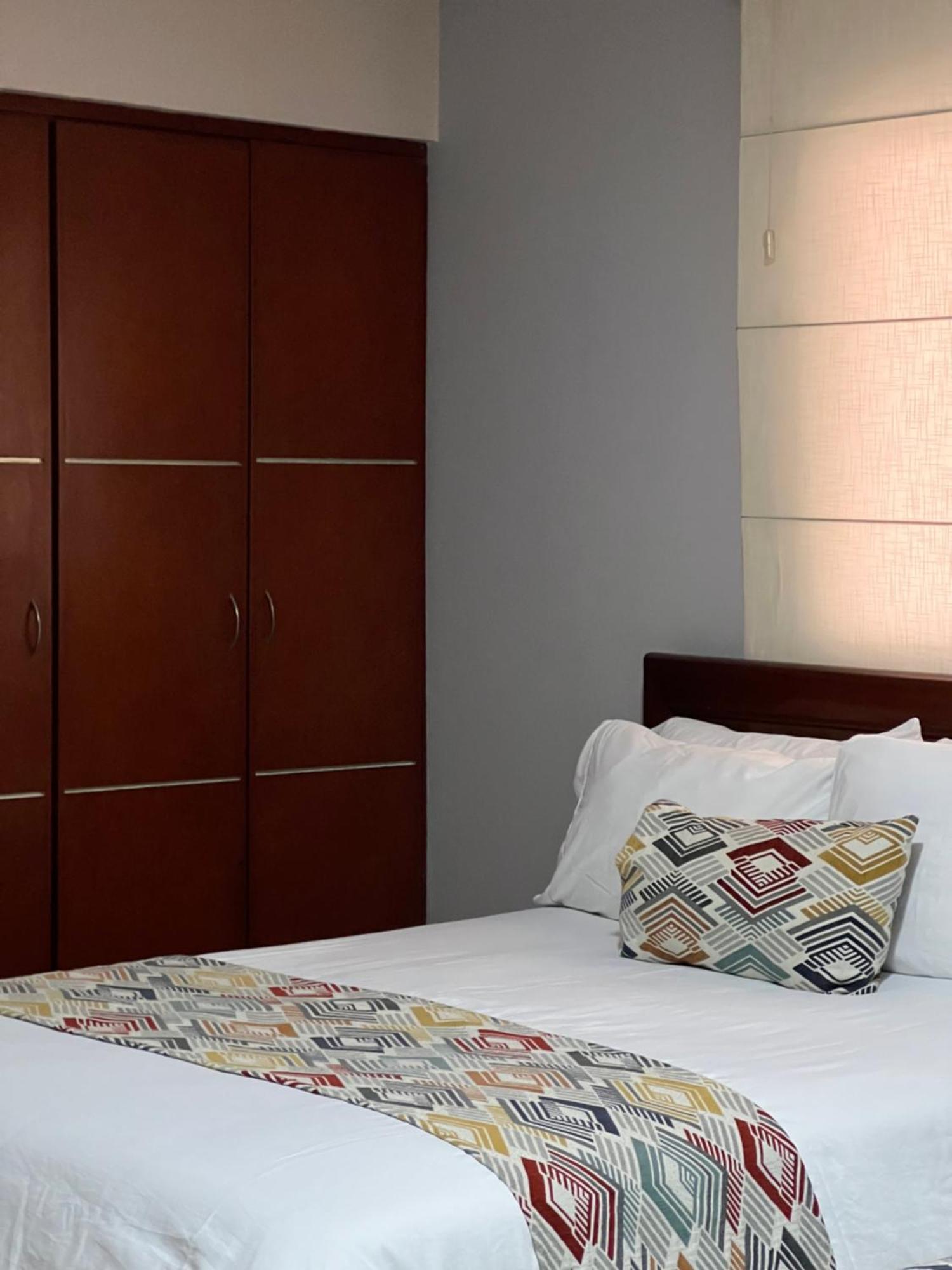 Hotel Buena Vista Express ブカラマンガ エクステリア 写真