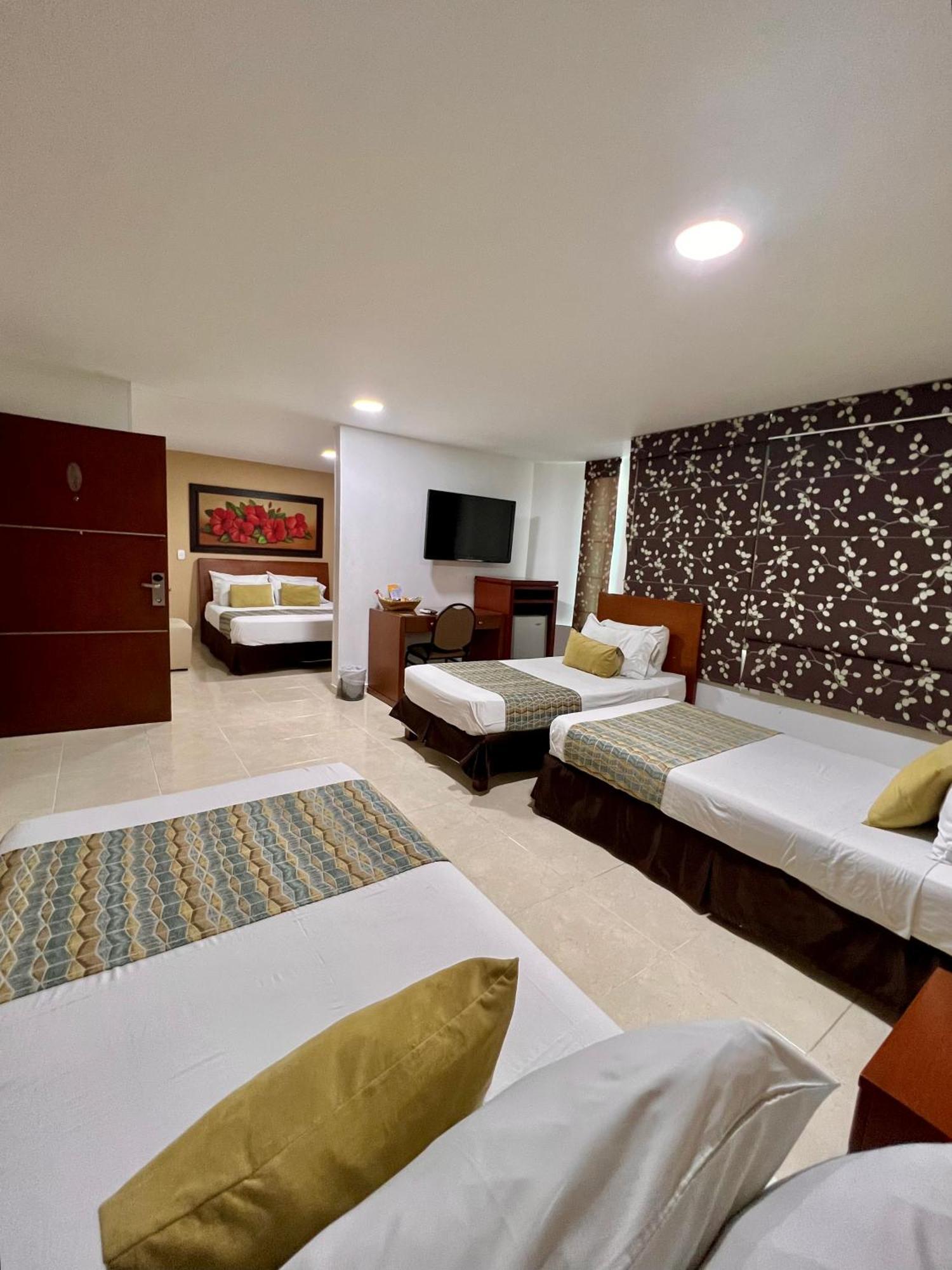 Hotel Buena Vista Express ブカラマンガ エクステリア 写真